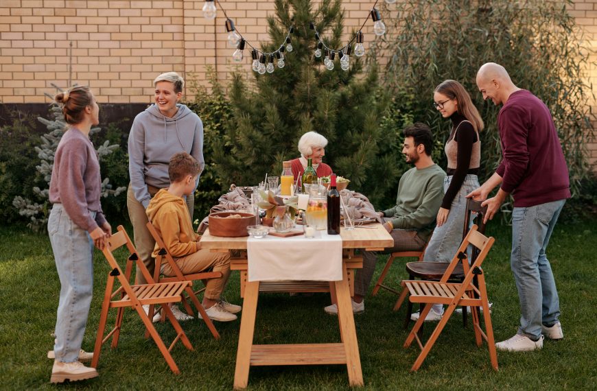 Brunch Al Fresco: Crafting the Perfect Backyard Gathering